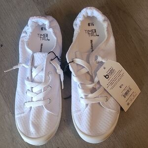 Time and Tru Womens White Sneakers